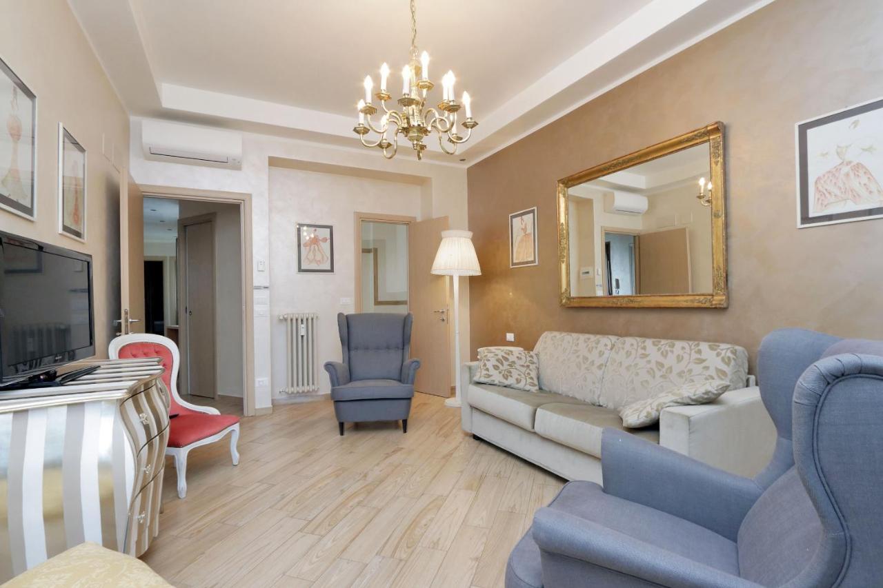 Deco'S Place Roma Teodora ภายนอก รูปภาพ